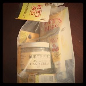 Burt’s Bees Hand Repair Kit
